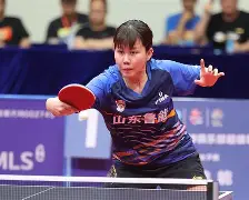 比赛中队员人数多少符合要求