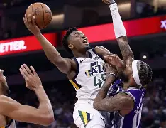 视频直播等服务-雄鹿队分卫